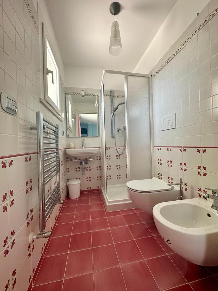 Sigis House - Independent Apartment Sea View Фьюмичино Экстерьер фото