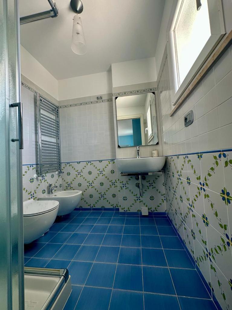 Sigis House - Independent Apartment Sea View Фьюмичино Экстерьер фото